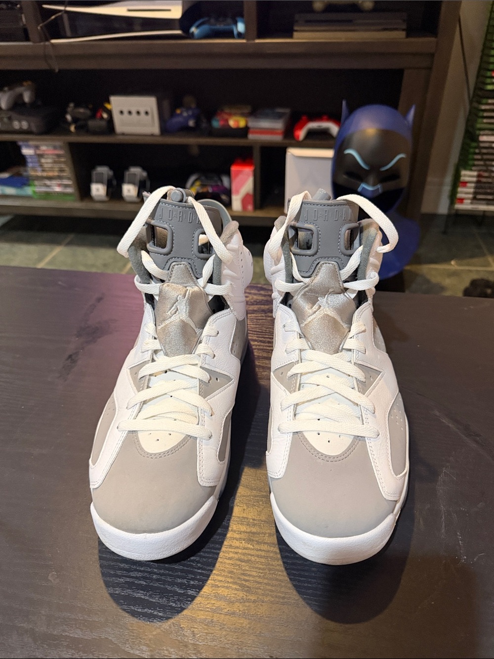Jordan 6 Men’s 10.5 Gray and White